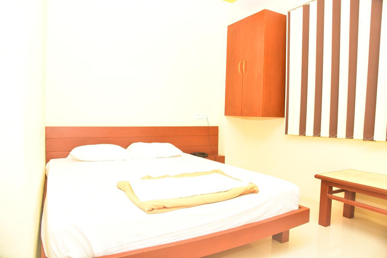 Bright Palace Restaurant And Residency Hotel Shimoga Buitenkant foto
