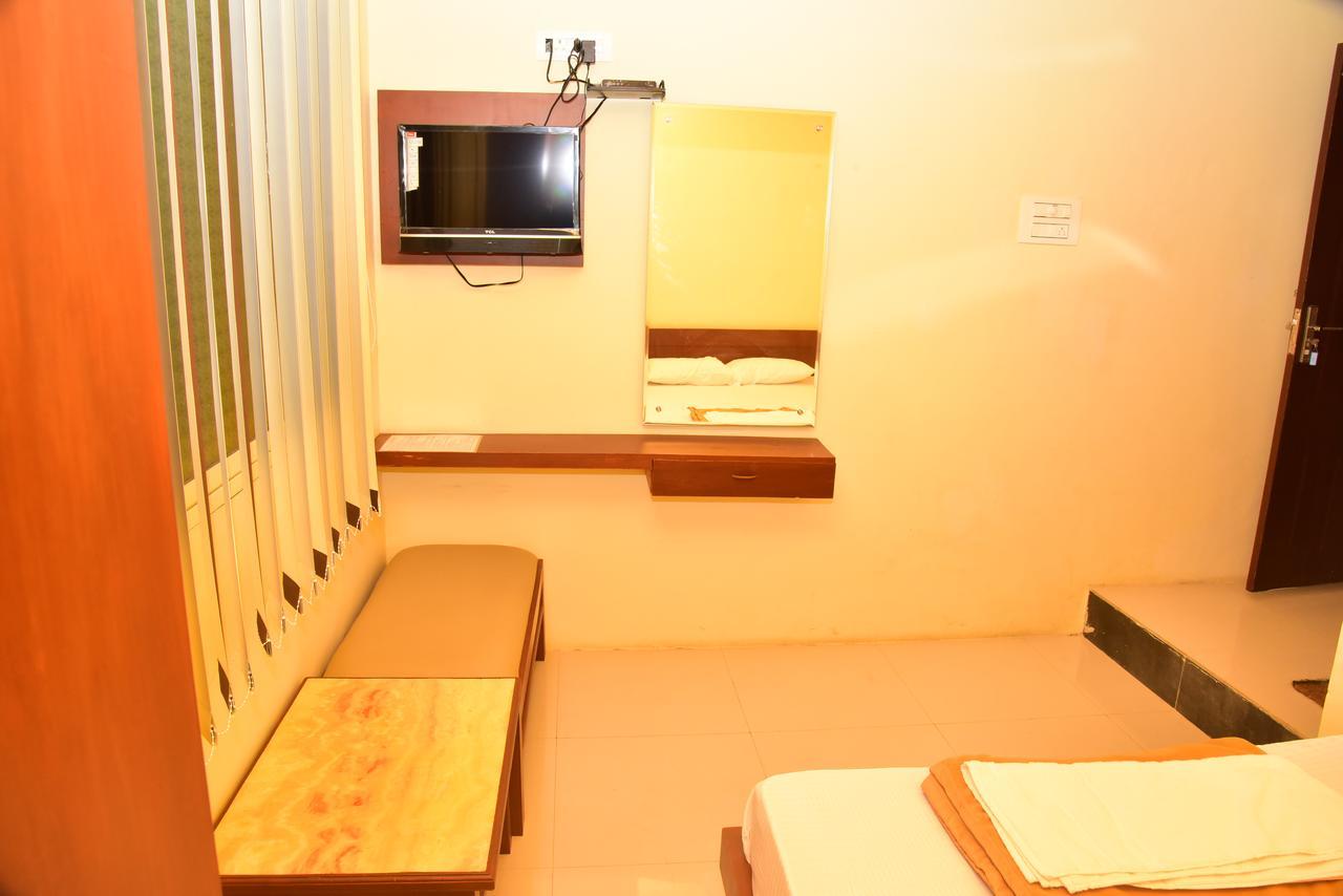 Bright Palace Restaurant And Residency Hotel Shimoga Buitenkant foto