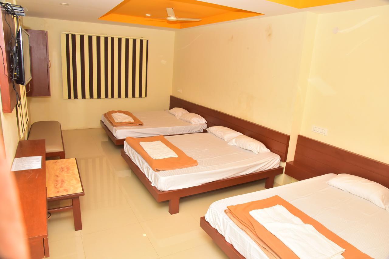 Bright Palace Restaurant And Residency Hotel Shimoga Buitenkant foto
