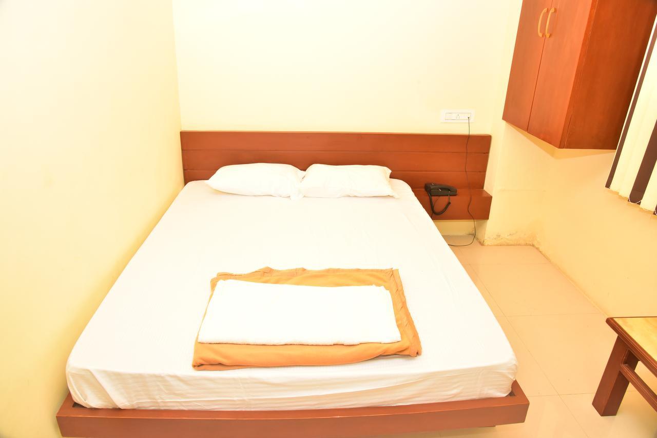 Bright Palace Restaurant And Residency Hotel Shimoga Buitenkant foto