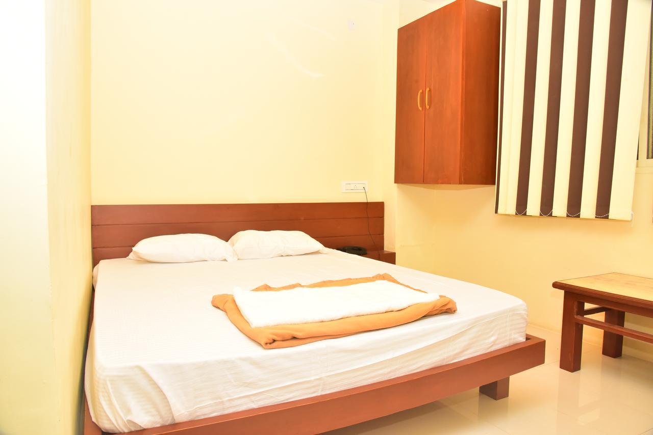 Bright Palace Restaurant And Residency Hotel Shimoga Buitenkant foto