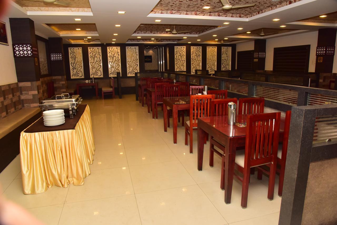 Bright Palace Restaurant And Residency Hotel Shimoga Buitenkant foto